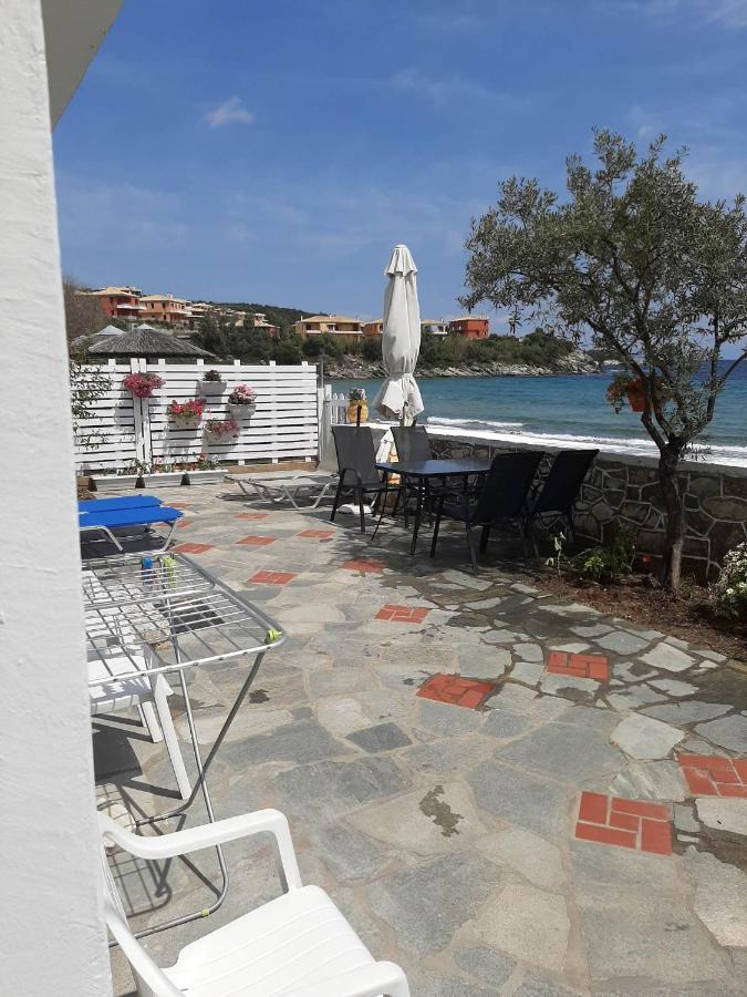House Kokkalas On The Beach Pyrgadikia Exterior photo